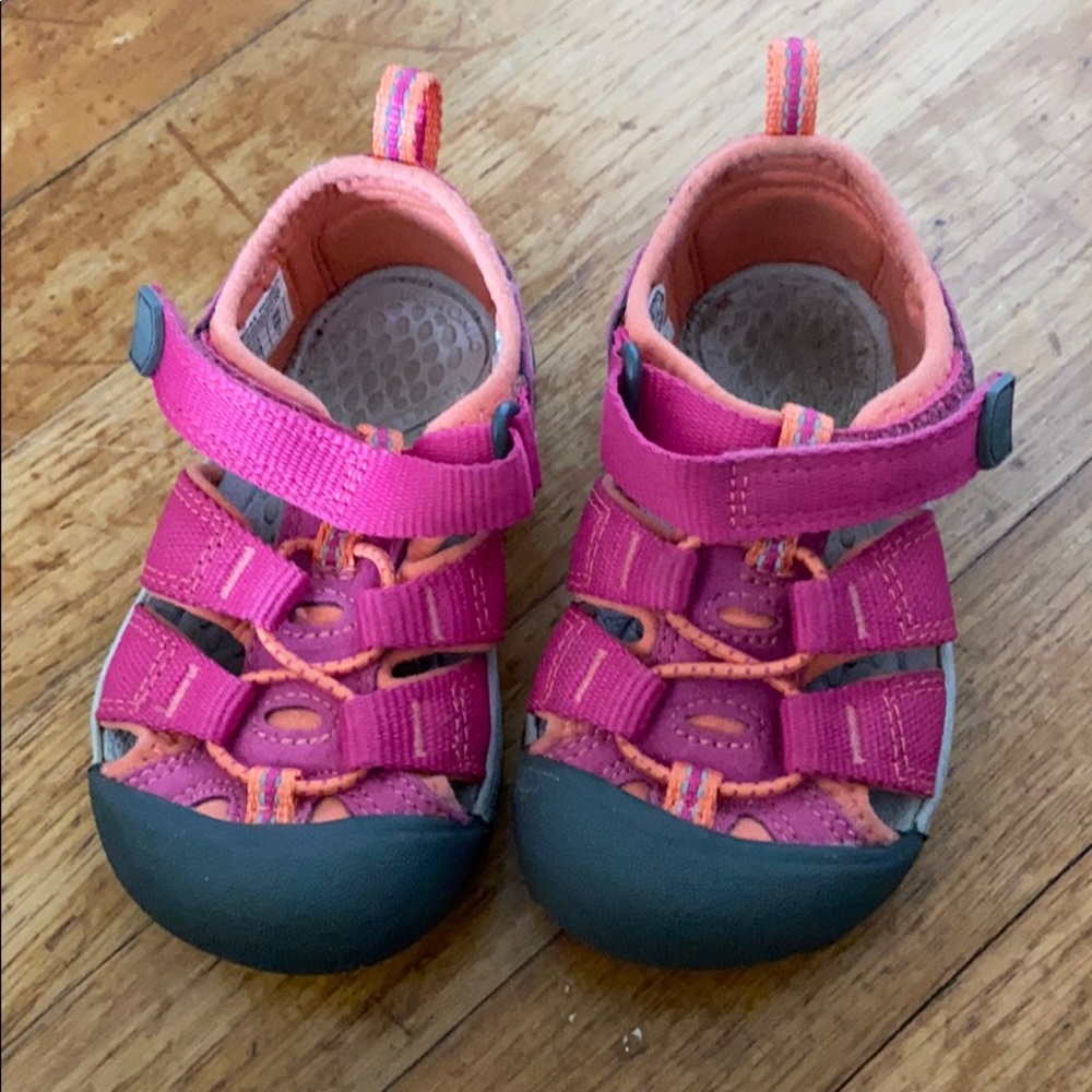 Keen Size 6 Toddler